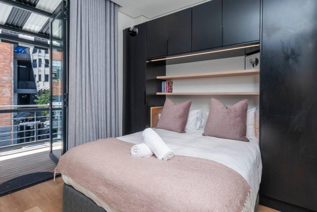 Charming One Bedroom * Cape Town