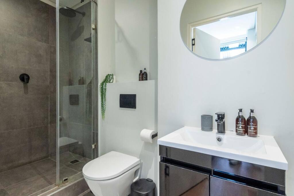 Apartment Charming One Bedroom *