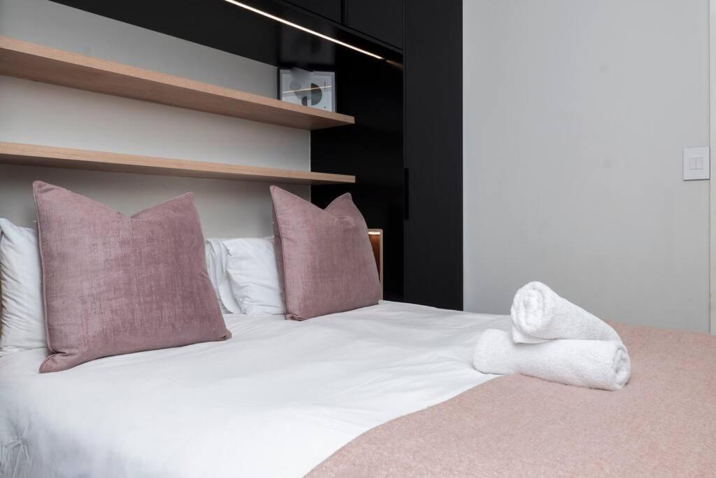 Charming One Bedroom * Cape Town